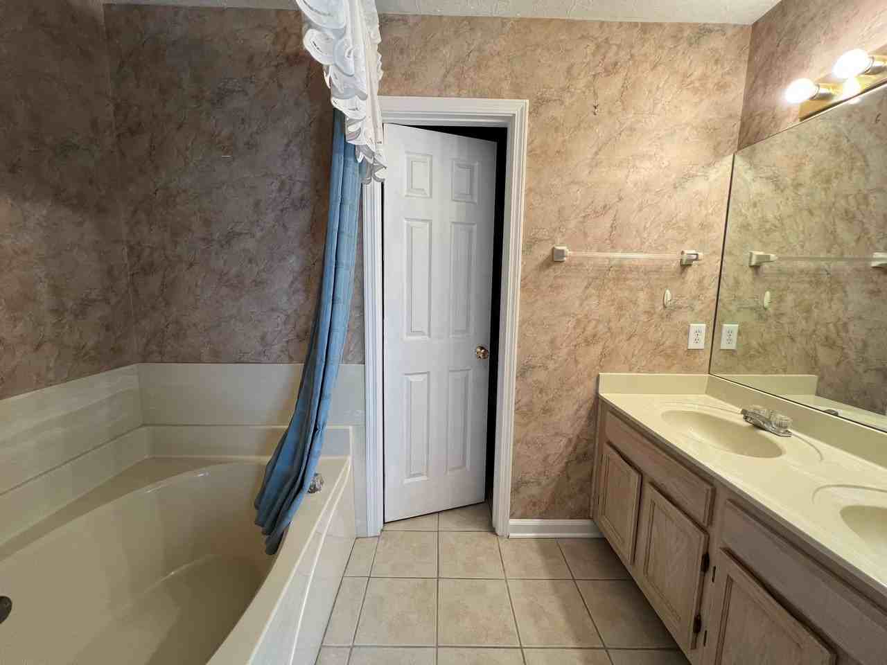 1706 Meadow Oak Ct - Photo 7 of 14