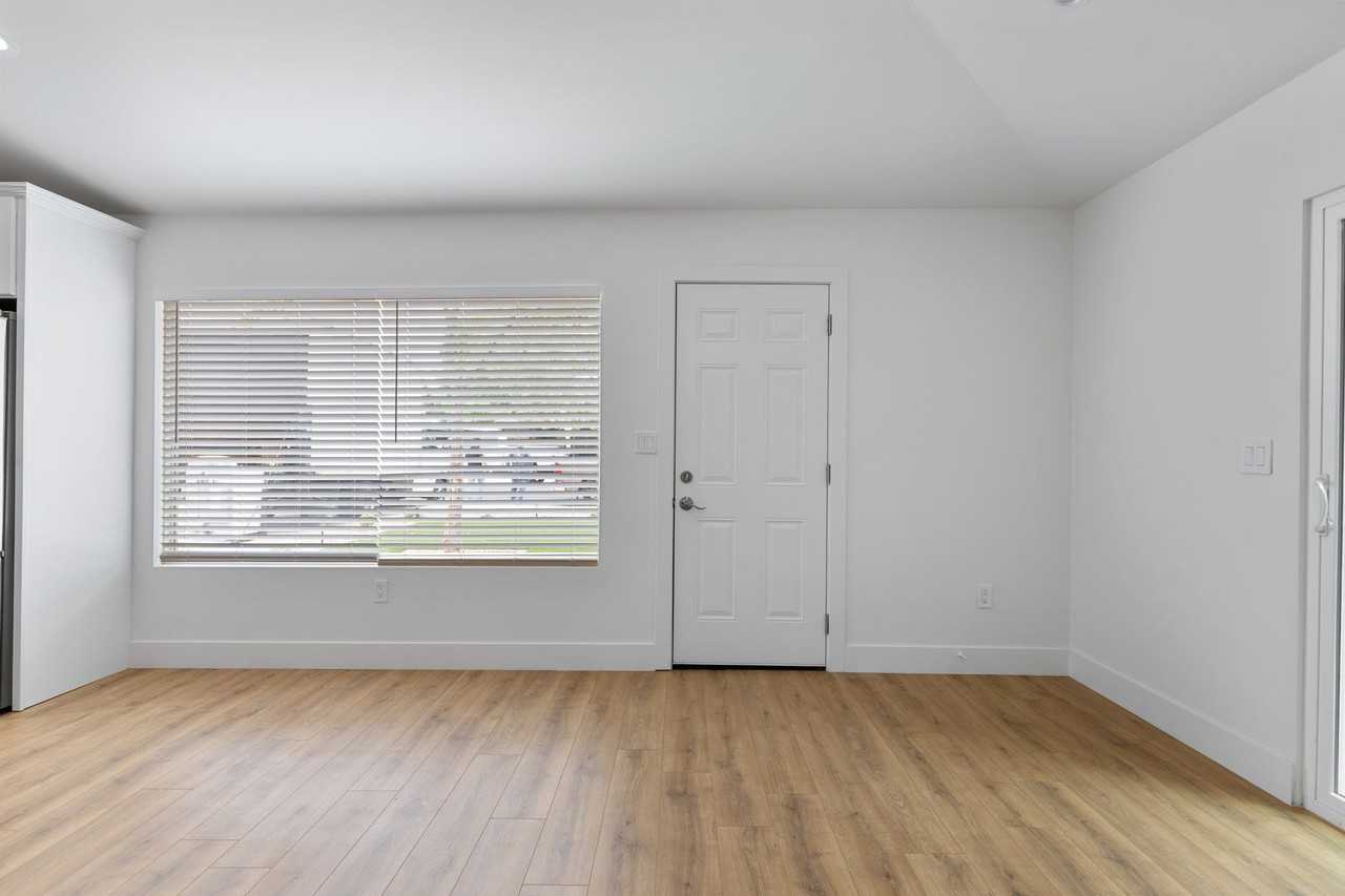 2045 S Hammond Dr - Photo 3 of 24