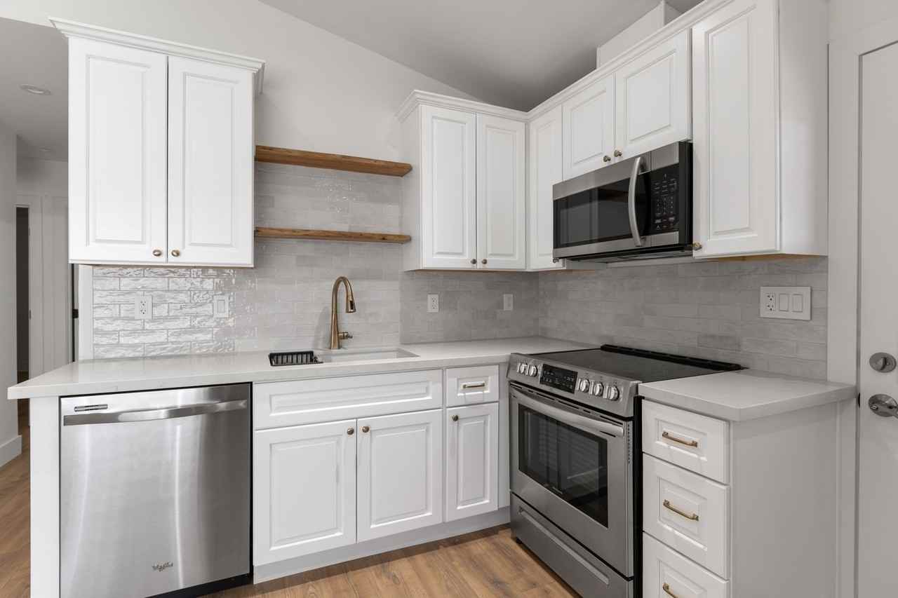 2045 S Hammond Dr - Photo 5 of 24