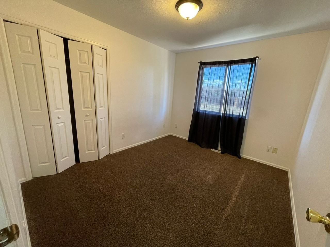 429 S Oak Creek Dr - Photo 6 of 17