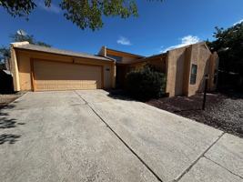 featured image of 2261 Green Lake Rd Ne