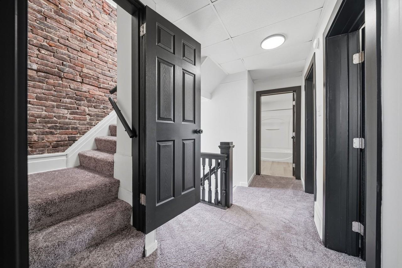 256 E Meyers St - Photo 2 of 6