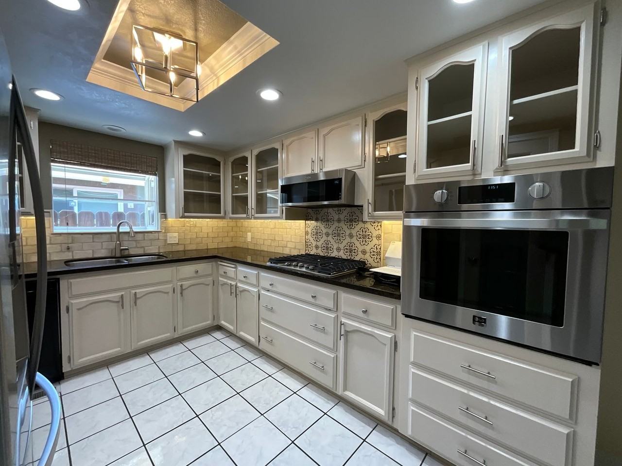 2267 E Warner Ave - Photo 3 of 18