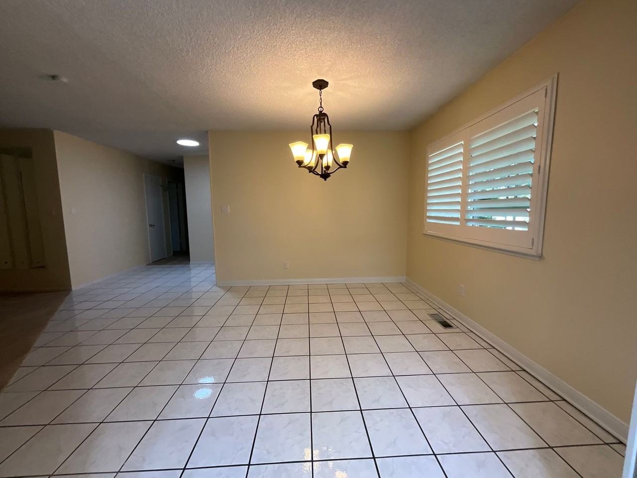 2267 E Warner Ave - Photo 6 of 18