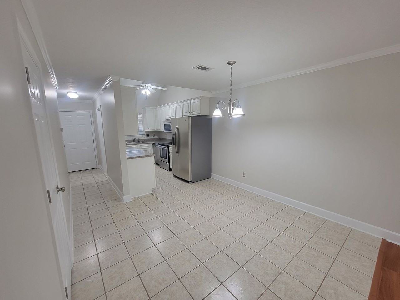 392 Bowen Fls - Photo 4 of 26