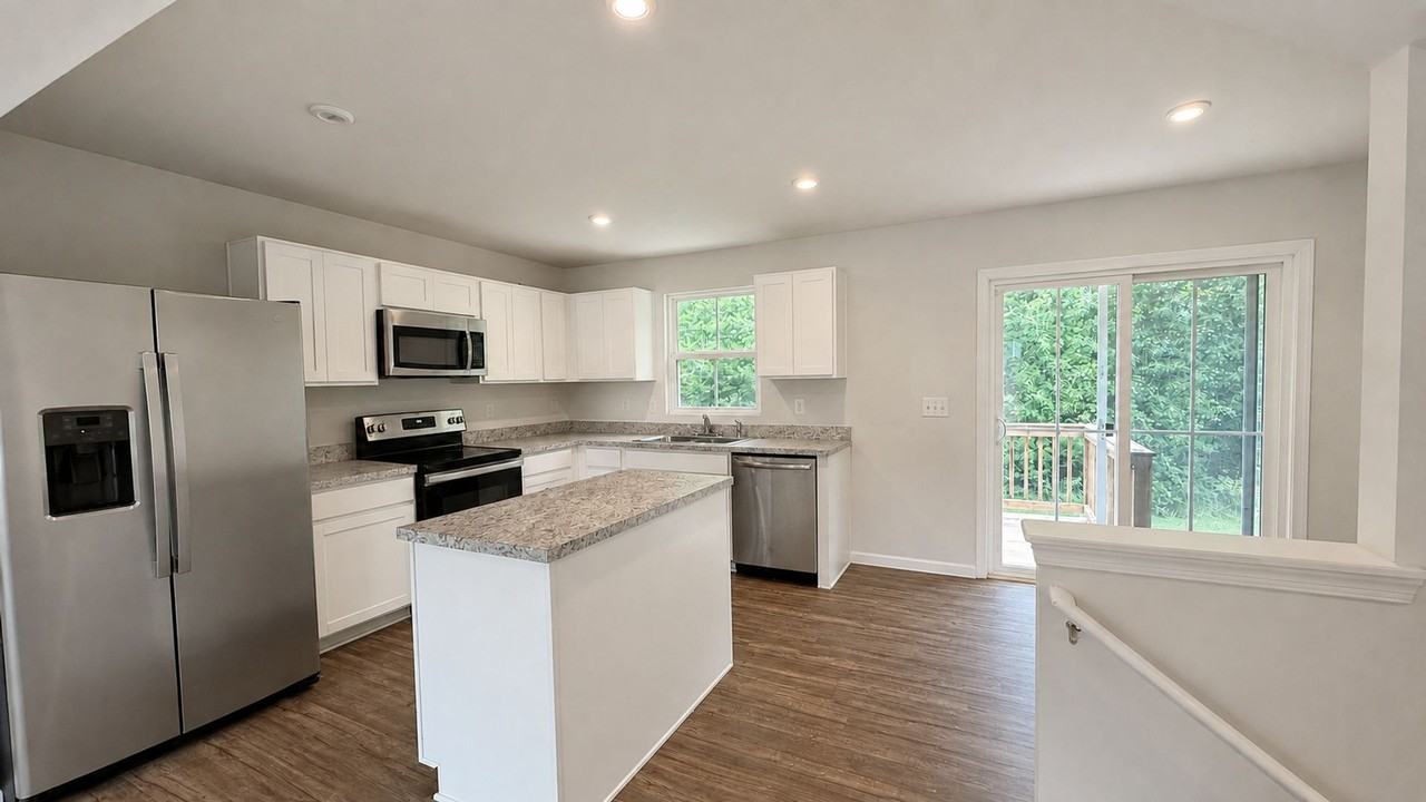 2044 Petersen Way - Photo 2 of 15