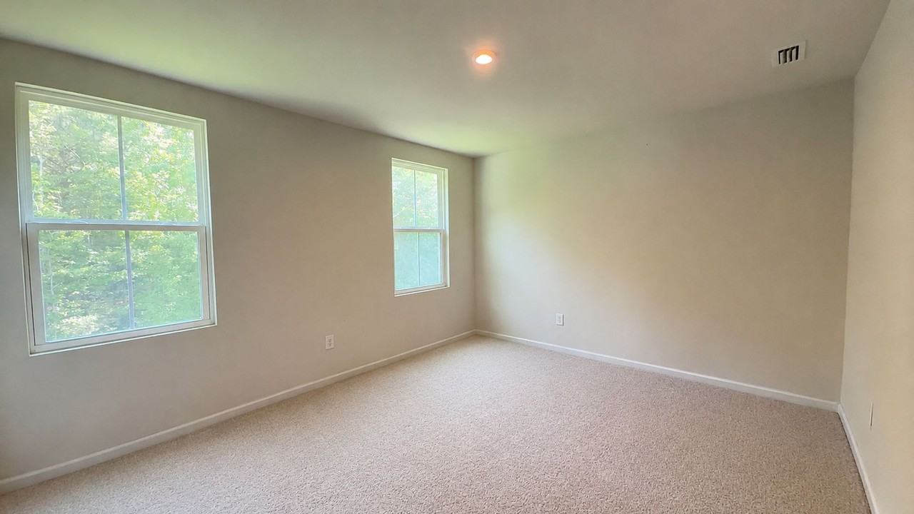 2044 Petersen Way - Photo 7 of 15