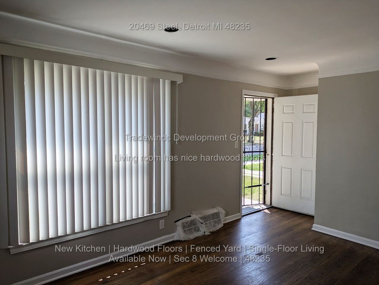 20469 Steel St - Photo 2 of 12