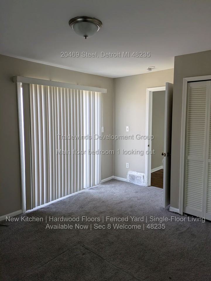 20469 Steel St - Photo 4 of 12