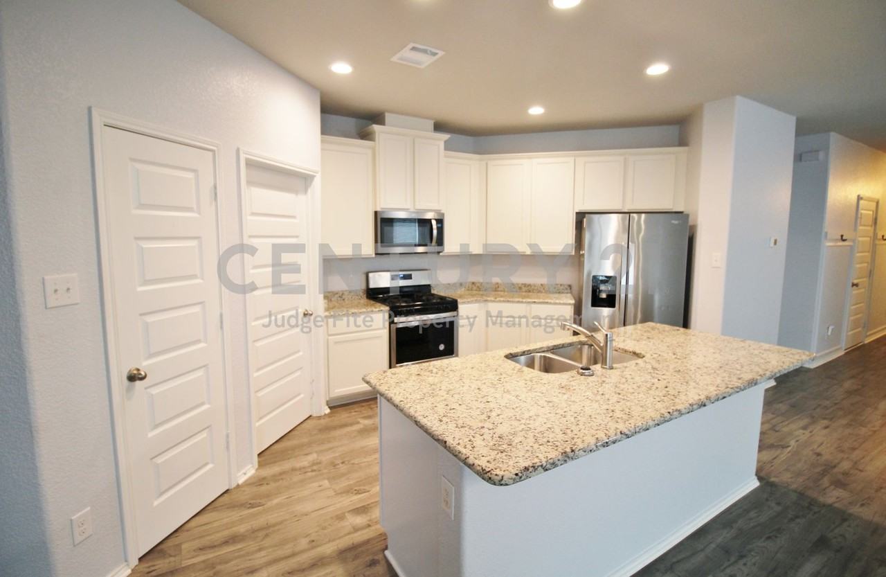 2139 Mossbrook Dr - Photo 6 of 31