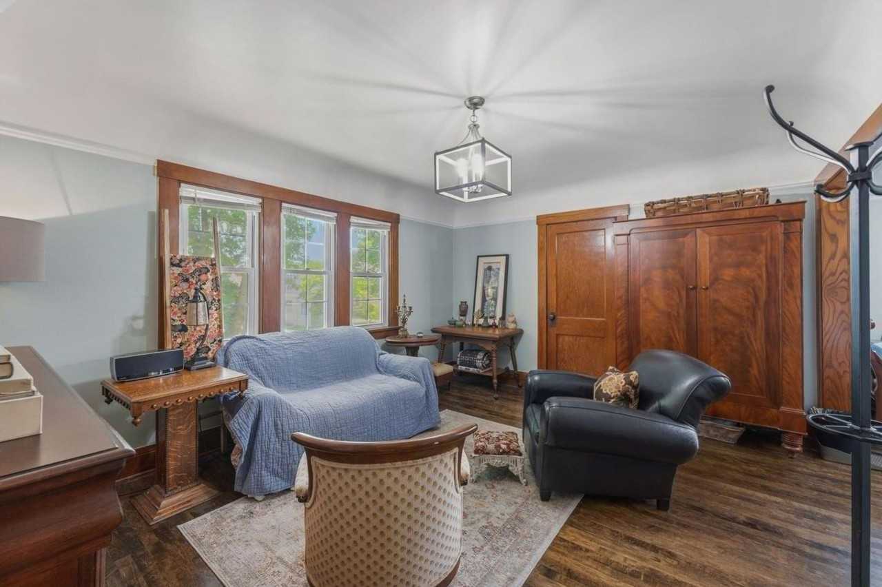 1319 N 55th St - Photo 4 of 11