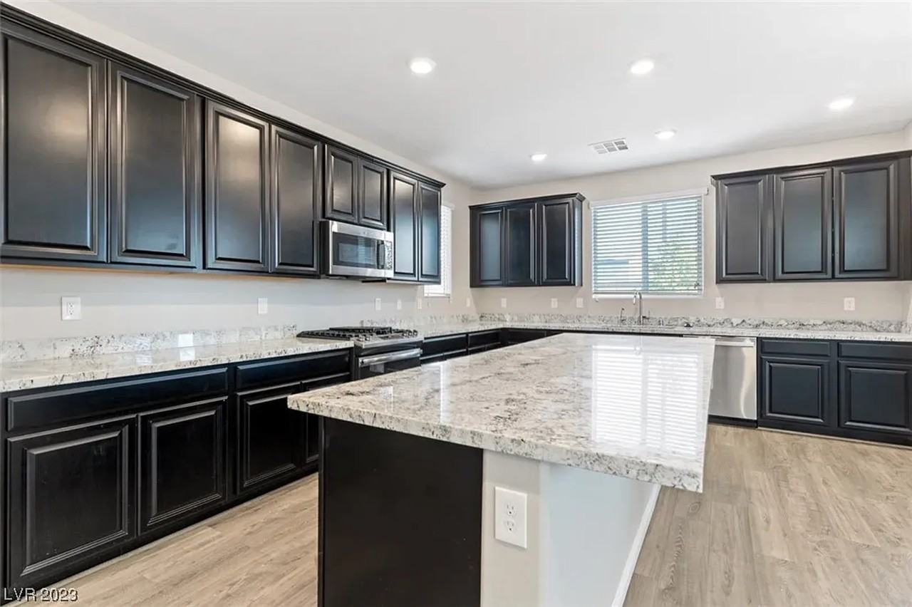 6934 Denio Island St - Photo 4 of 32