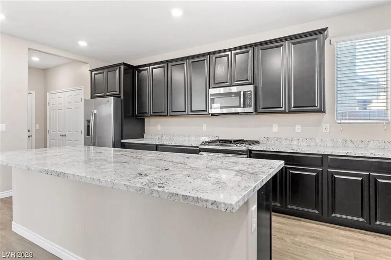 6934 Denio Island St - Photo 5 of 32