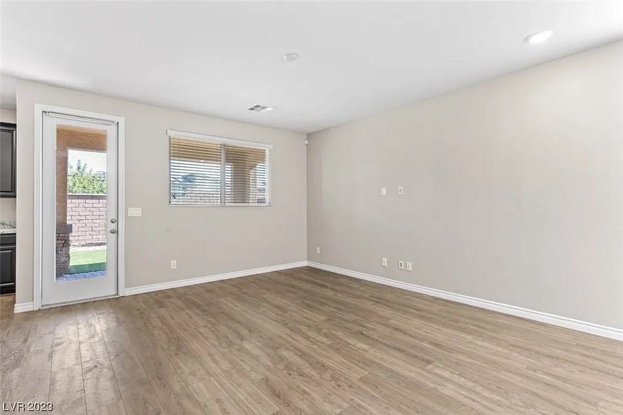 6934 Denio Island St - Photo 6 of 32