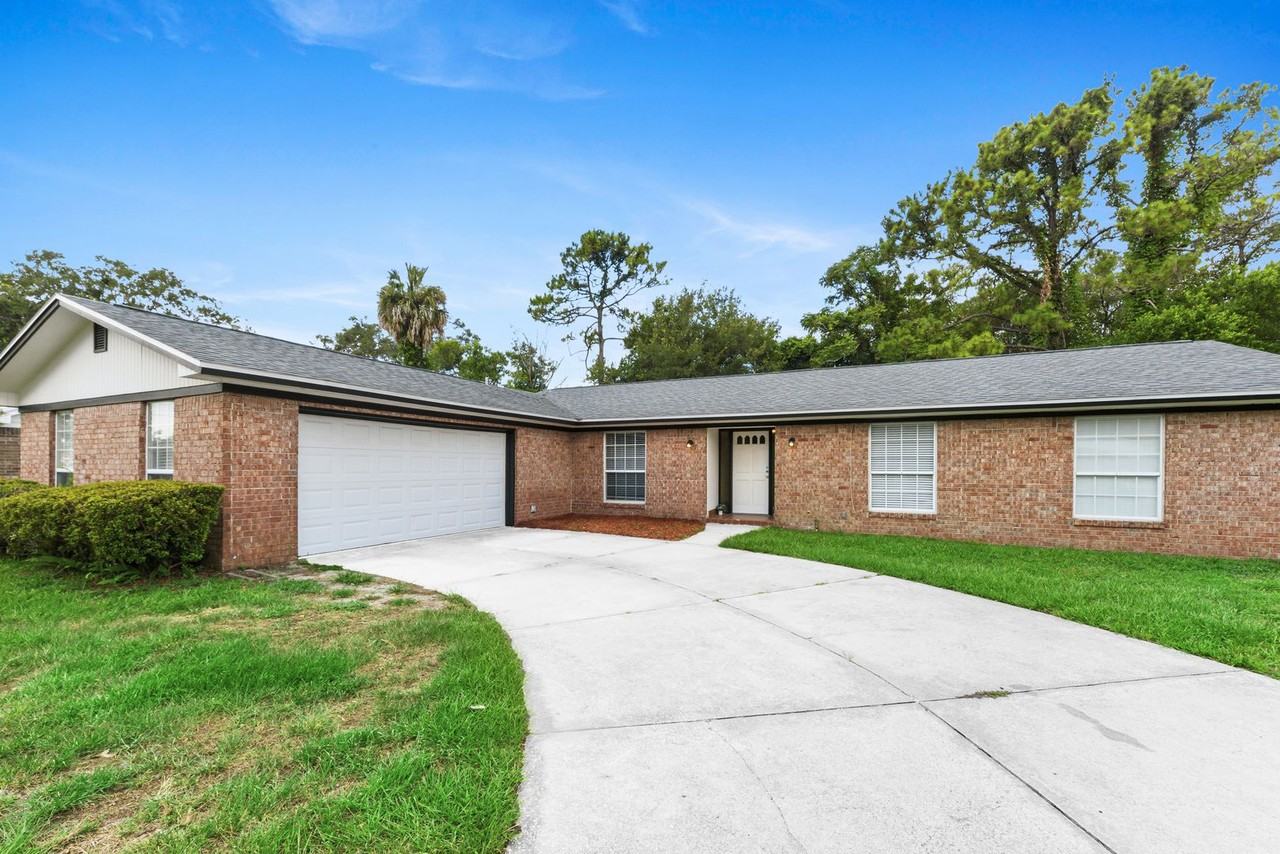 3034 Townsend Blvd - Photo 4 of 26
