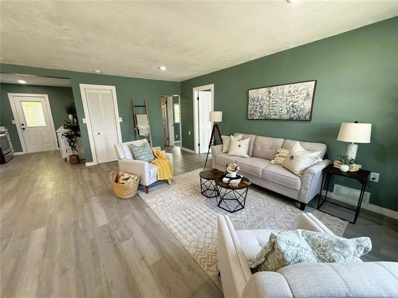 12013 Teifer Ave - Photo 3 of 16