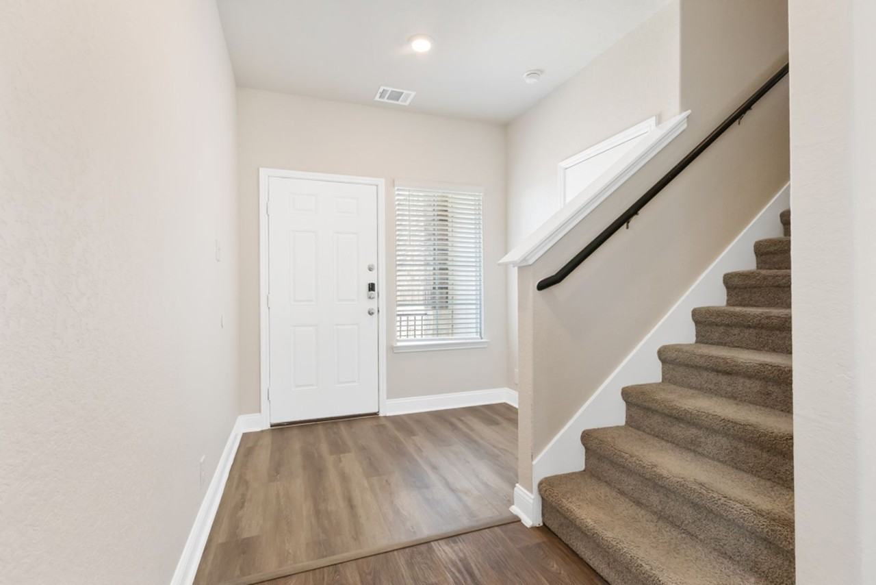 6410 Bleak Hills Blvd - Photo 4 of 29