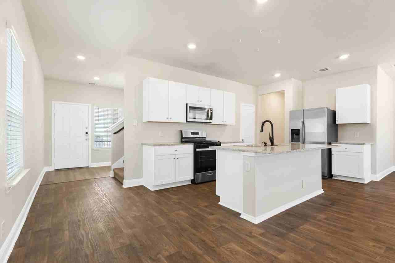 6410 Bleak Hills Blvd - Photo 5 of 29