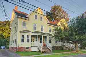 featured image of 10 Bates St