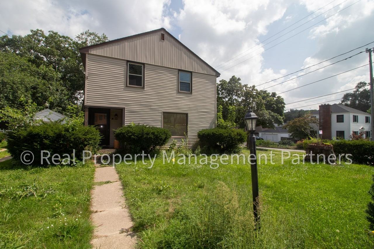 1350 Giddings Ave Se - Photo 3 of 34