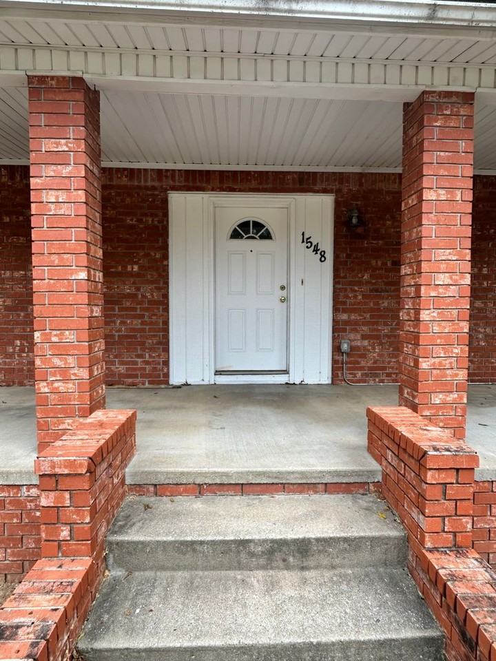 1548 E Mission Blvd - Photo 3 of 16