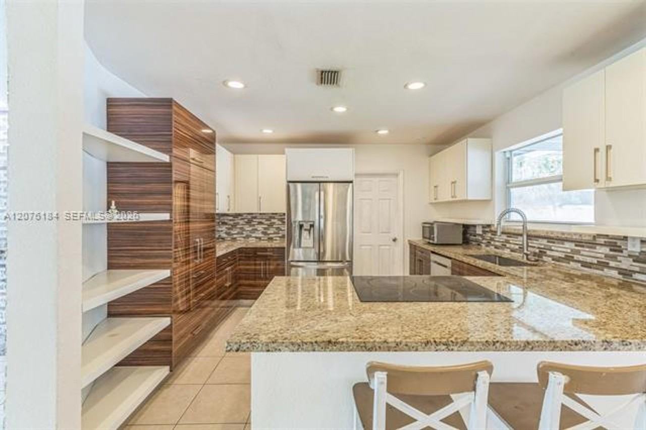 6931 Sw 2nd St #6931 - Photo 7 of 19