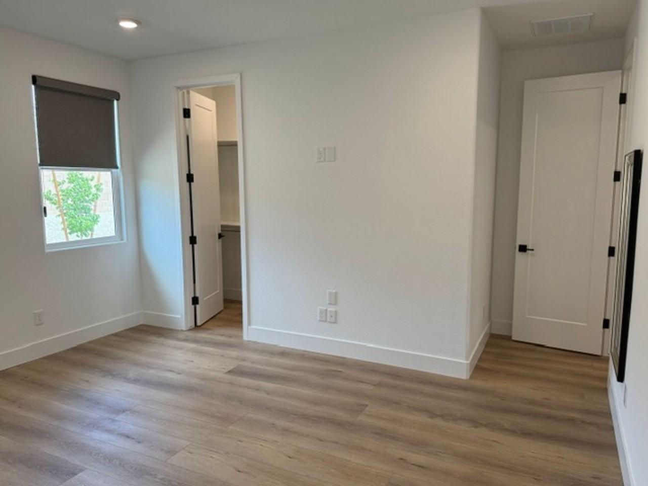 1220 Woodchute Rd - Photo 5 of 18
