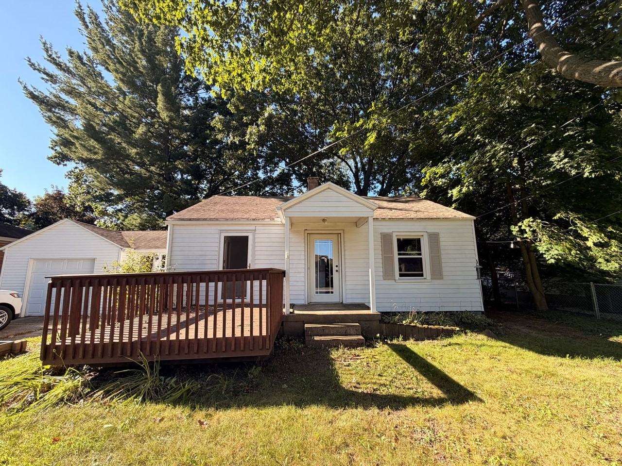 446 Fontenelle St Se - Photo 2 of 19