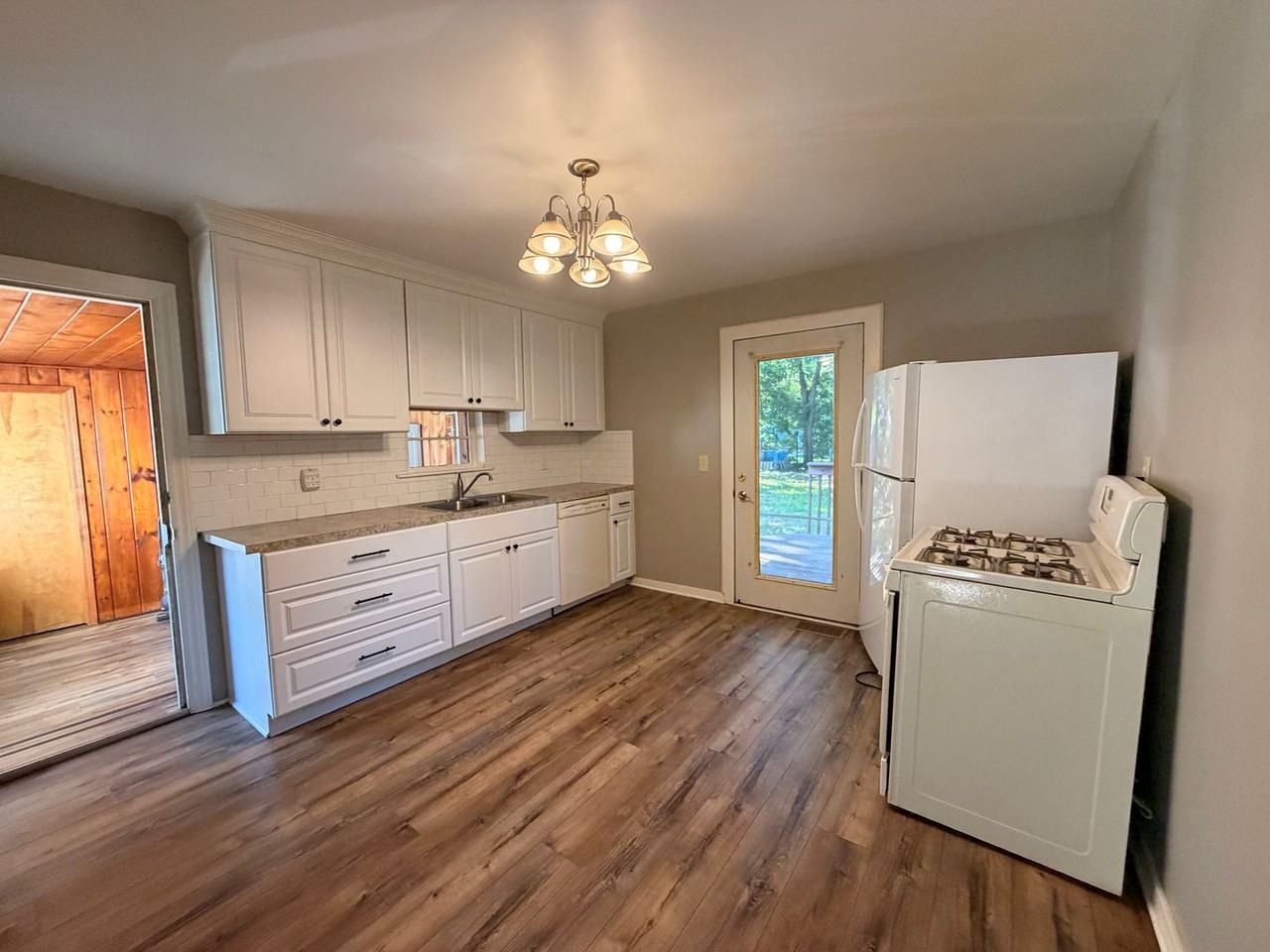 446 Fontenelle St Se - Photo 3 of 19