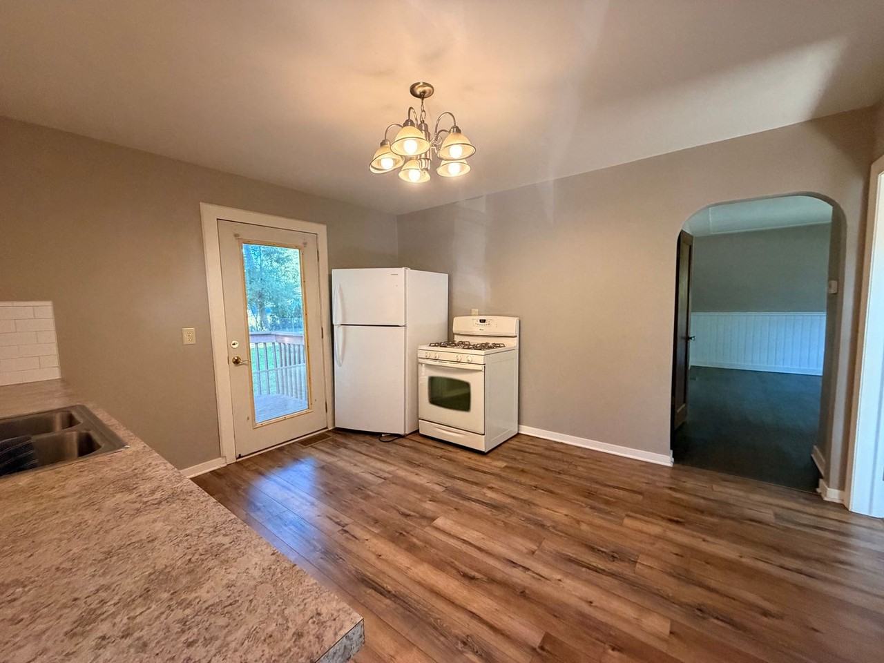 446 Fontenelle St Se - Photo 4 of 19