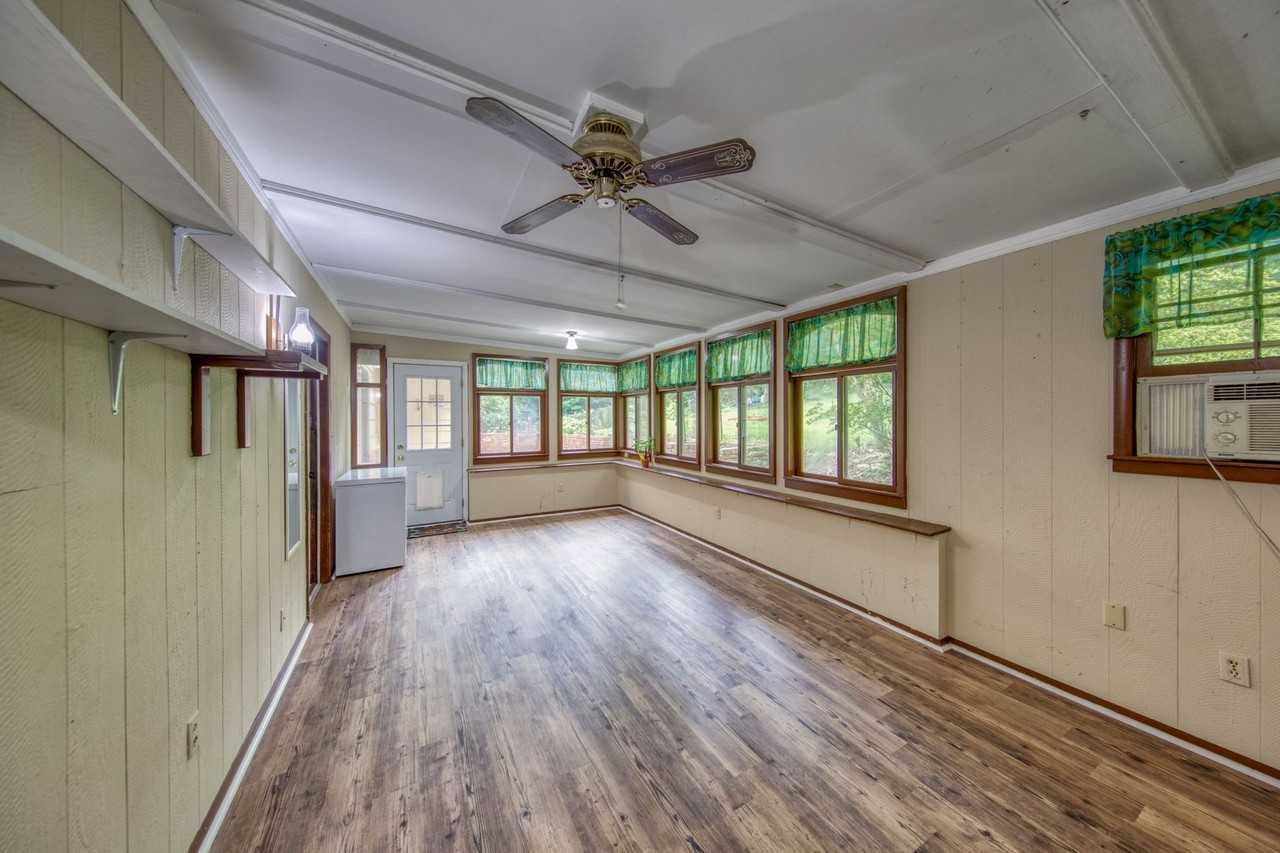 105 Newton Ln - Photo 6 of 28