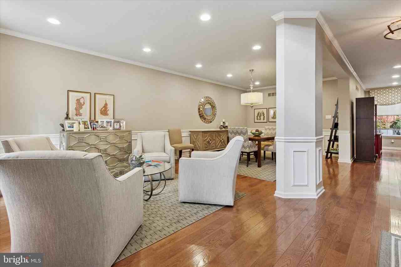 209 Westminster Pl - Photo 4 of 26