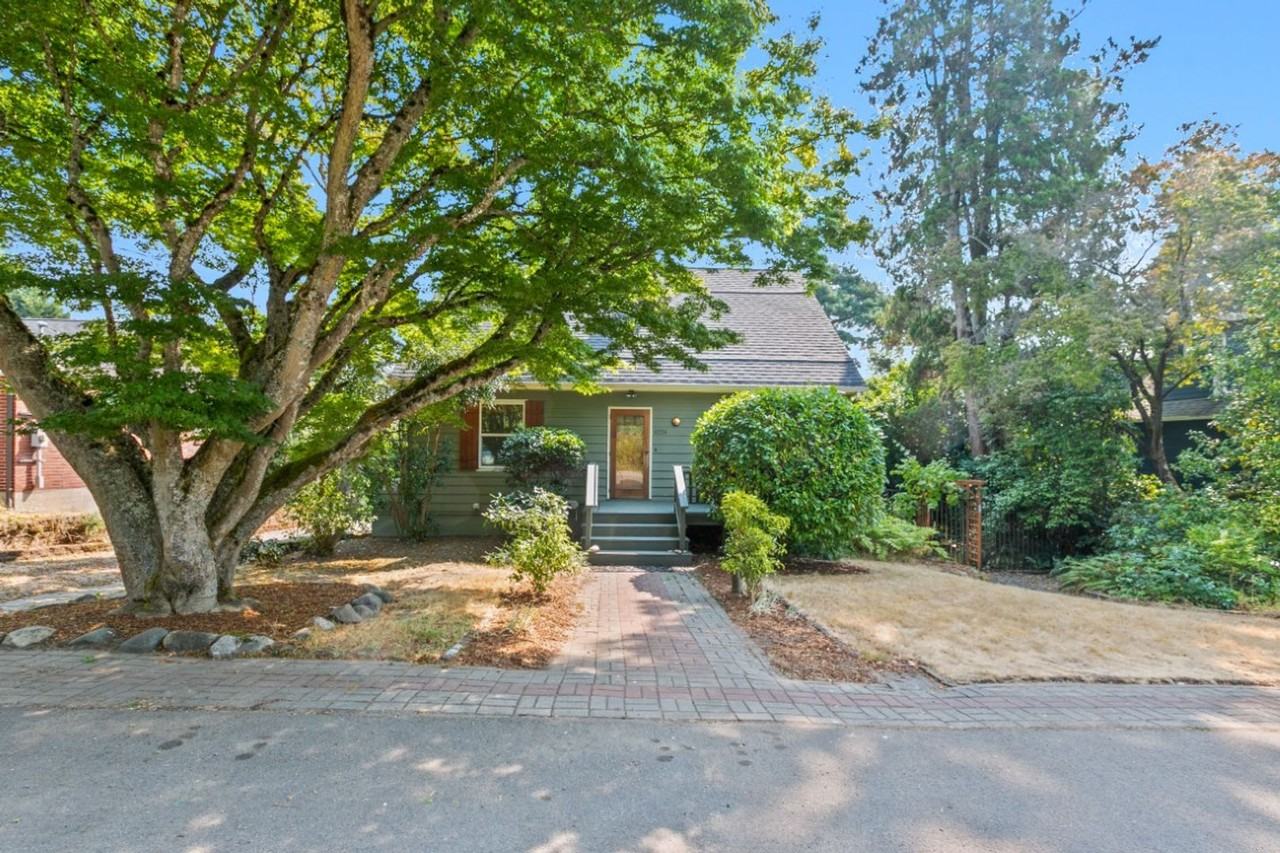 6214 24th Ave Ne - Photo 2 of 46