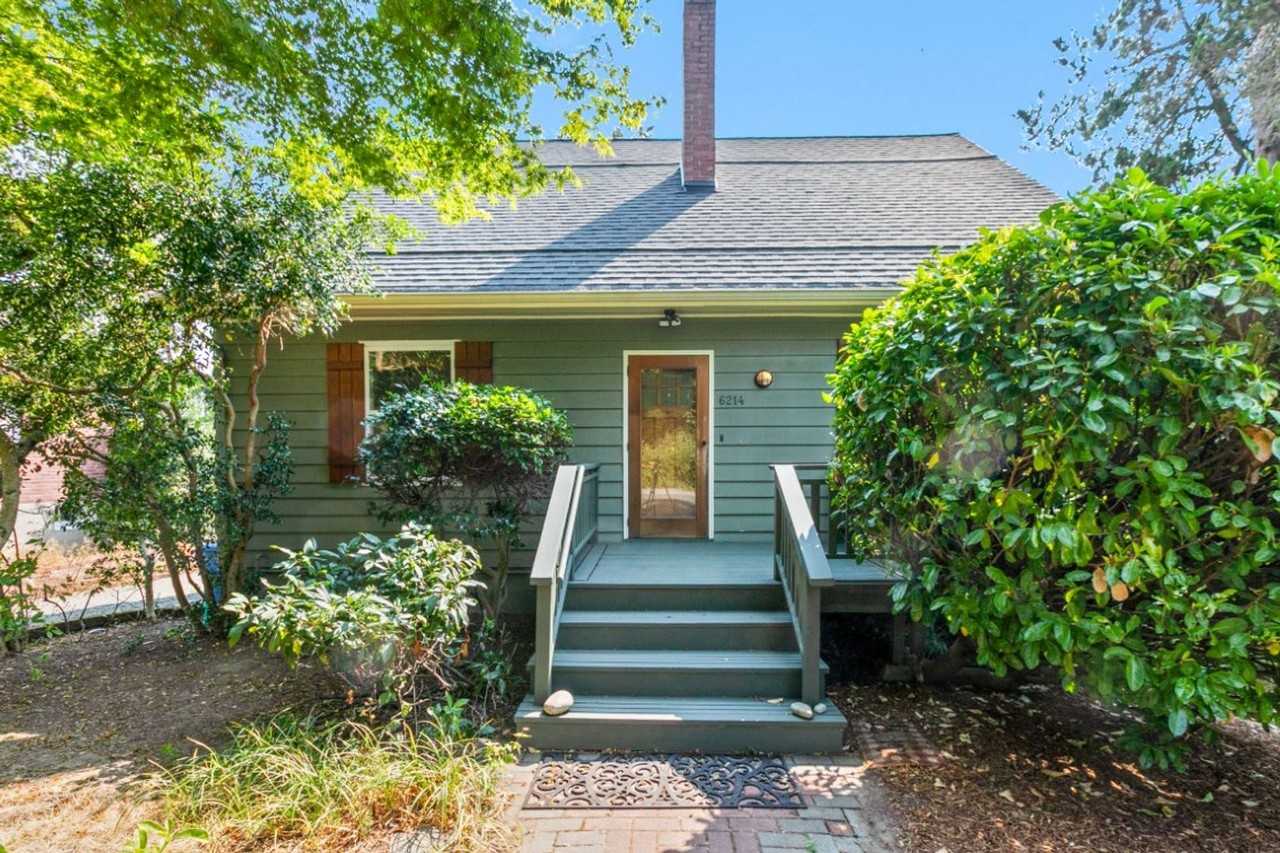6214 24th Ave Ne - Photo 5 of 46