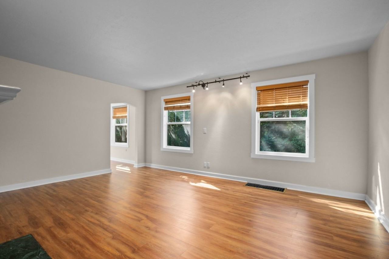 6214 24th Ave Ne - Photo 7 of 46