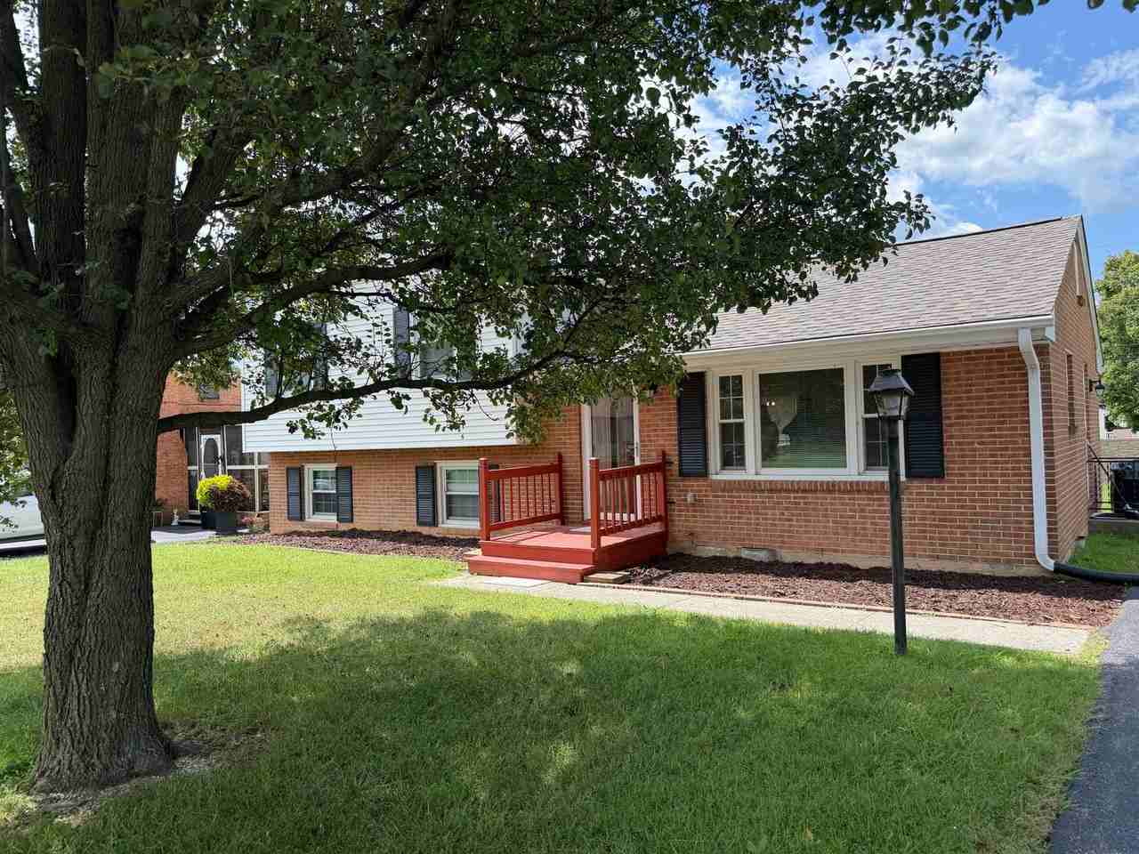 2846 Envoy Dr - Photo 3 of 17