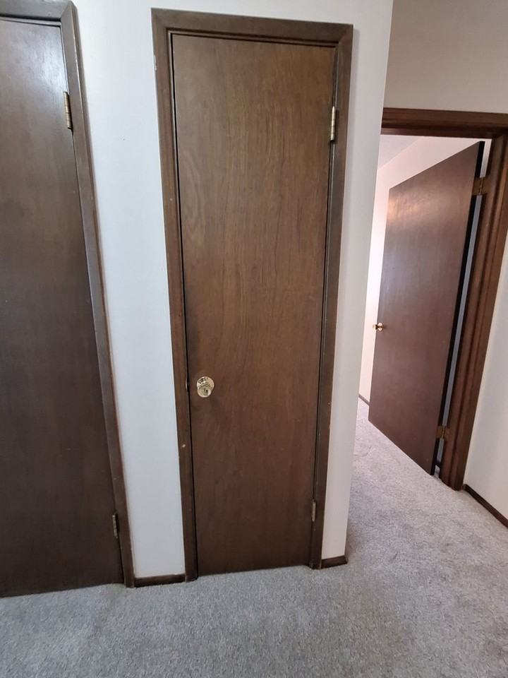 Brookside Manor - Photo 6 of 48