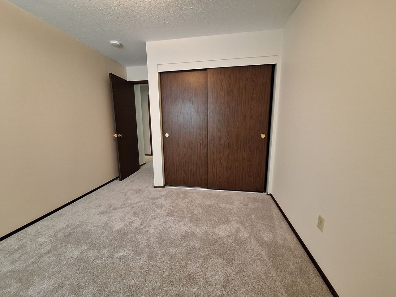 Brookside Manor - Photo 7 of 48