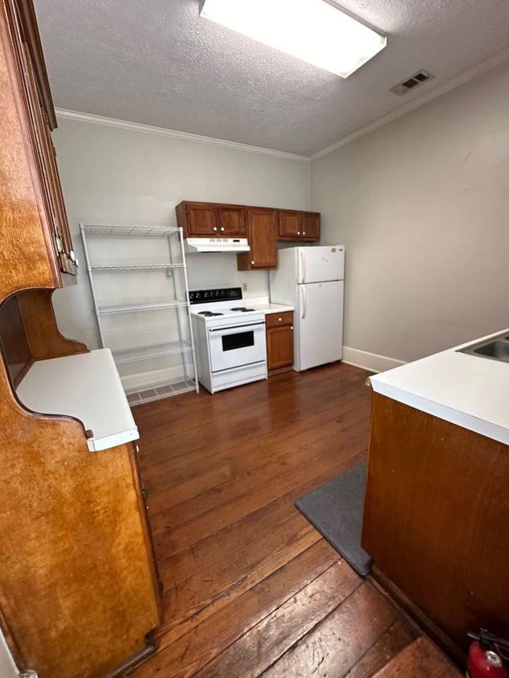844 Hickman Rd - Photo 6 of 13
