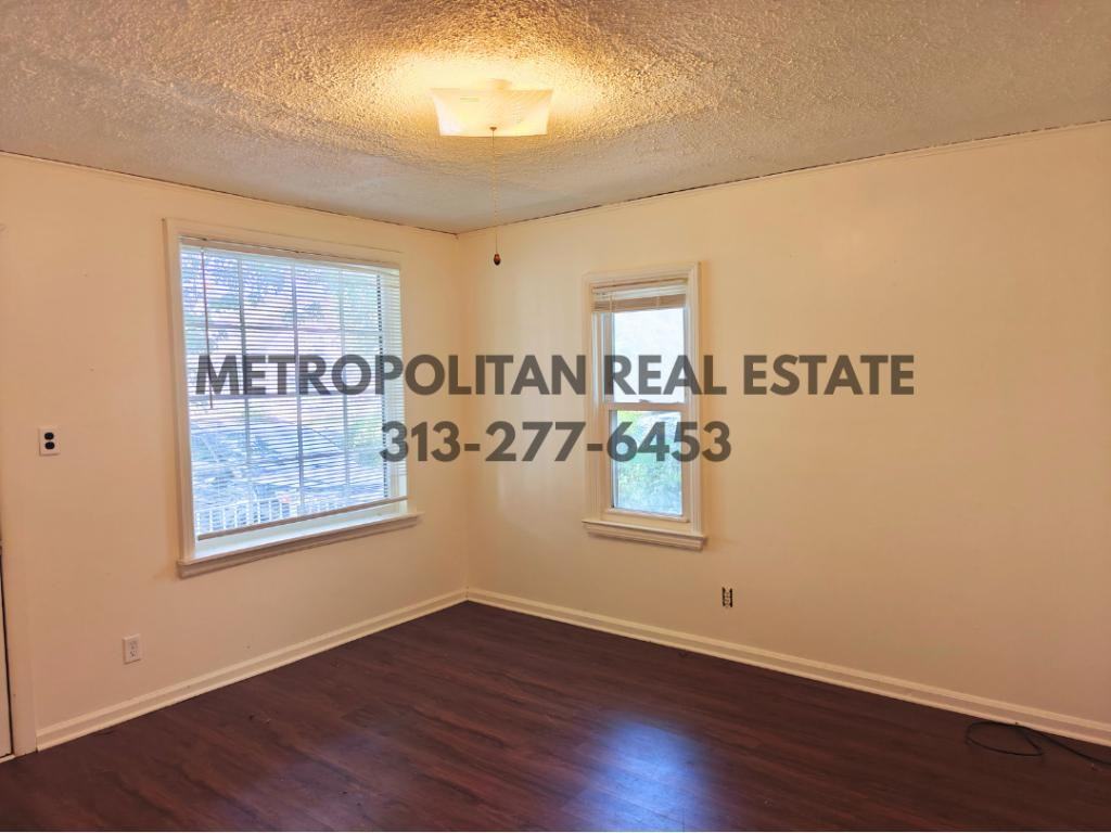 5689 Cornell St - Photo 2 of 9