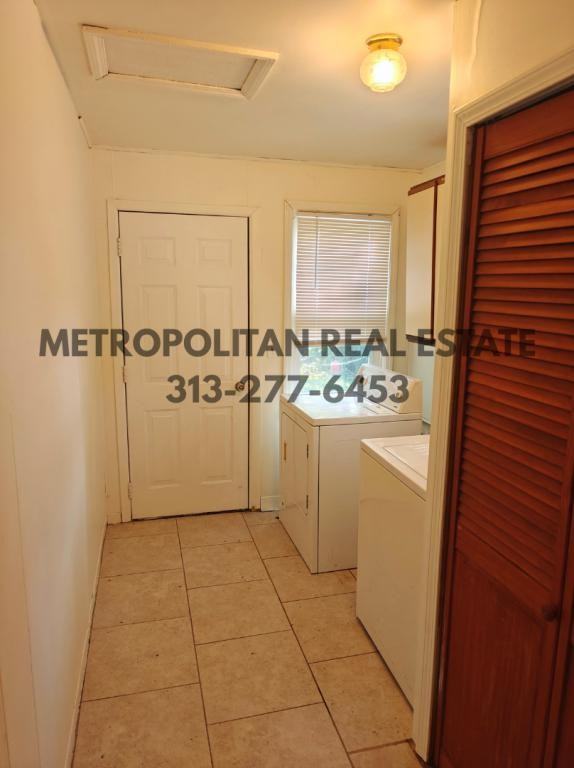 5689 Cornell St - Photo 5 of 9