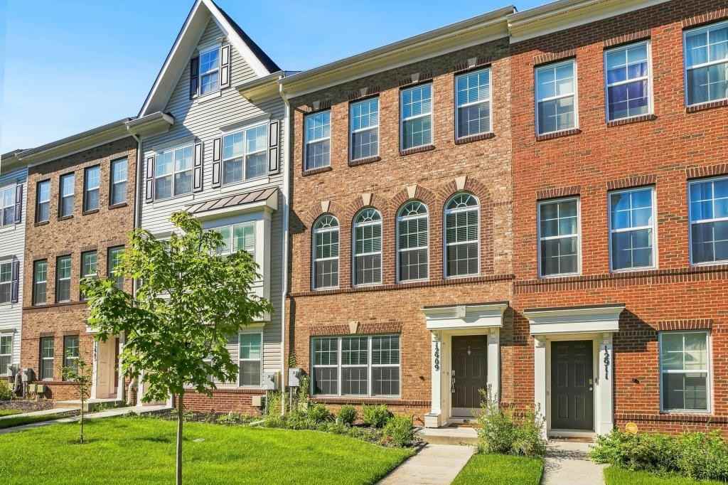 12909 Brickyard Blvd - Photo 2 of 30