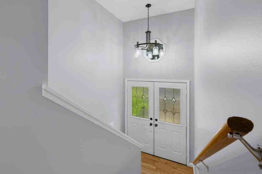 215 Cameron Rd - Photo 3 of 14