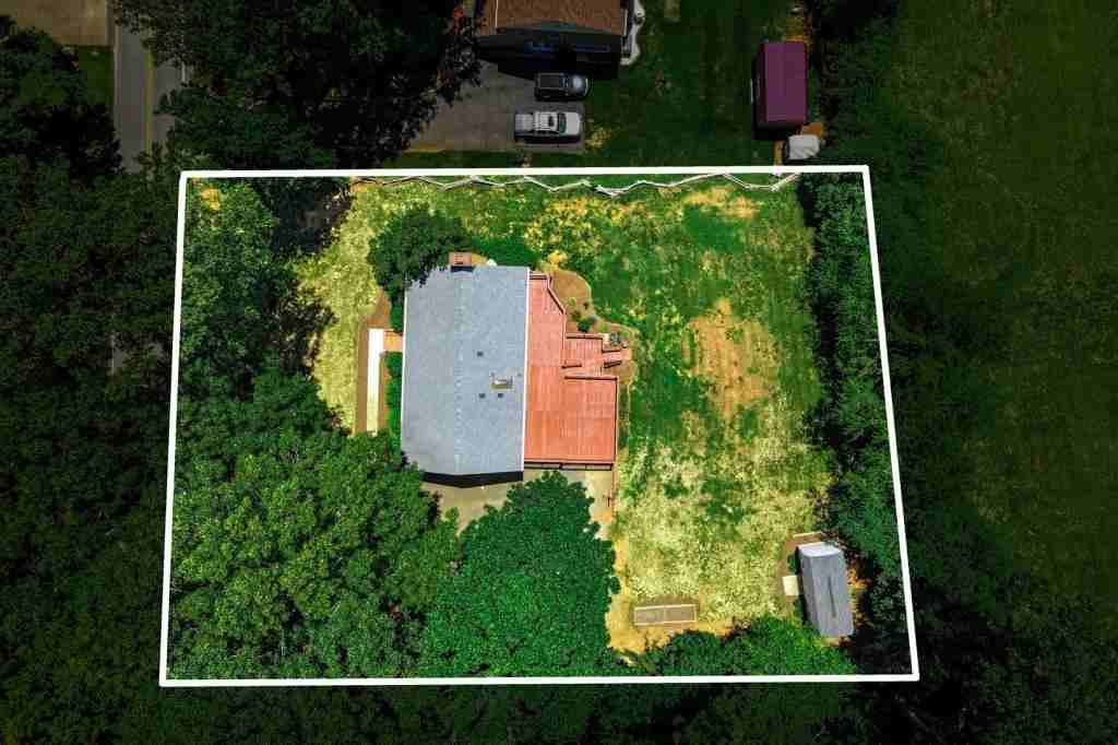 215 Cameron Rd - Photo 7 of 14