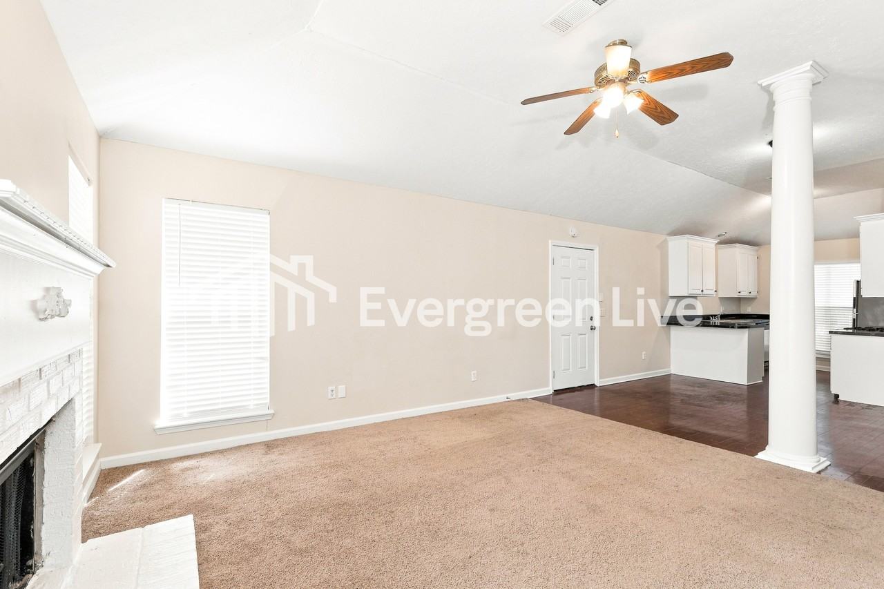 1004 Craig Cir - Photo 5 of 15