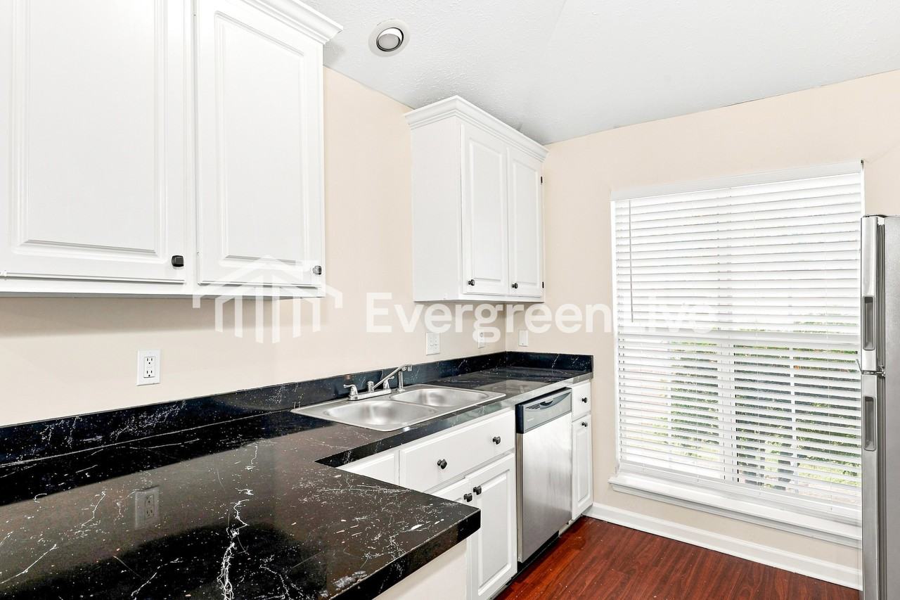 1004 Craig Cir - Photo 7 of 15