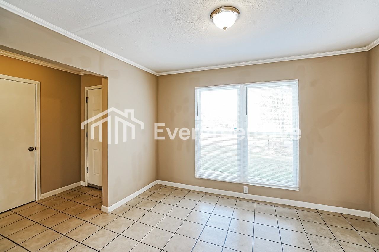 137 Cumberland Rd - Photo 3 of 15