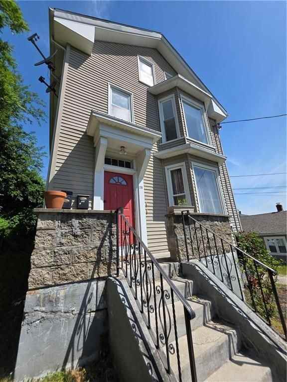 216 Maplewood Ave - Photo 2 of 21