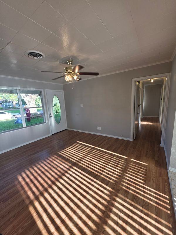 1312 Miles St - Photo 2 of 26