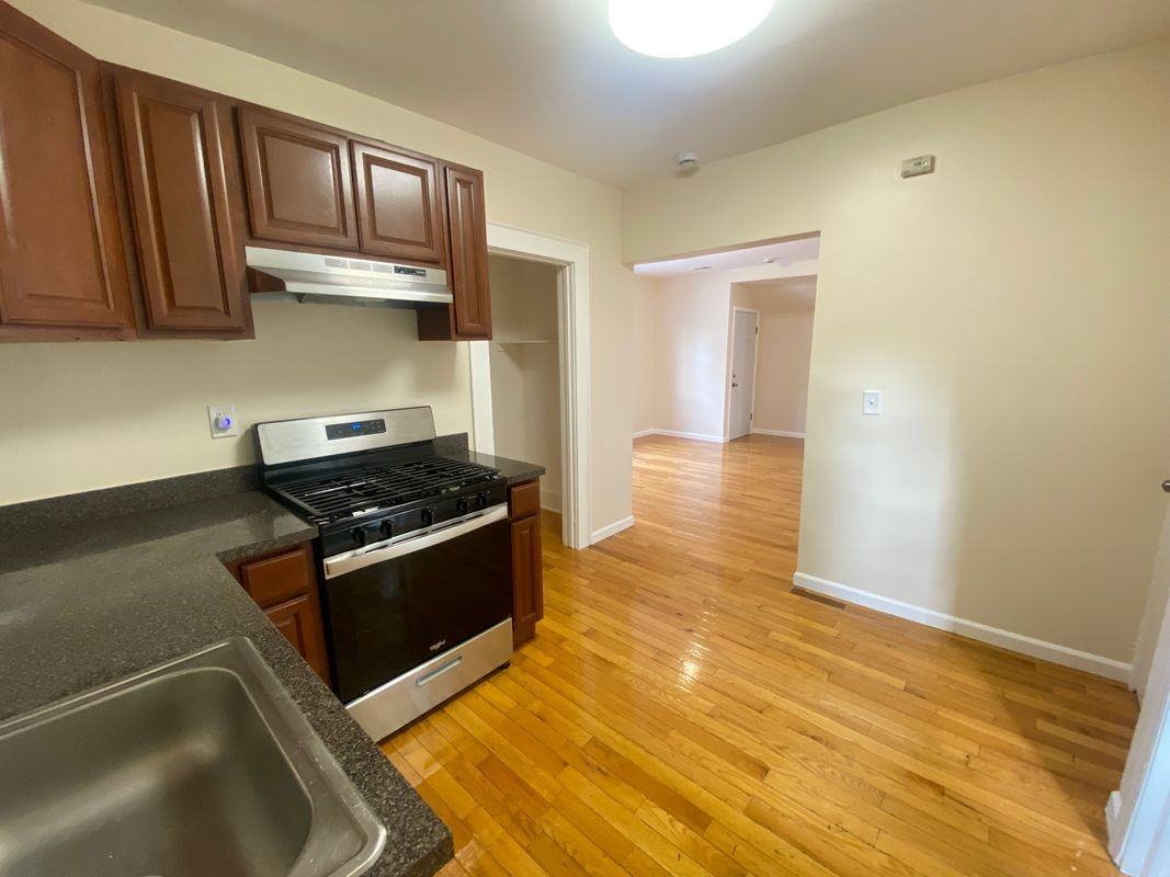 23 Monticello Ave - Photo 2 of 7